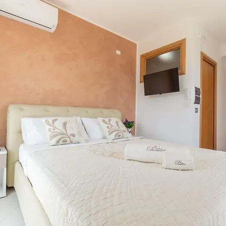 Paradiso 4*